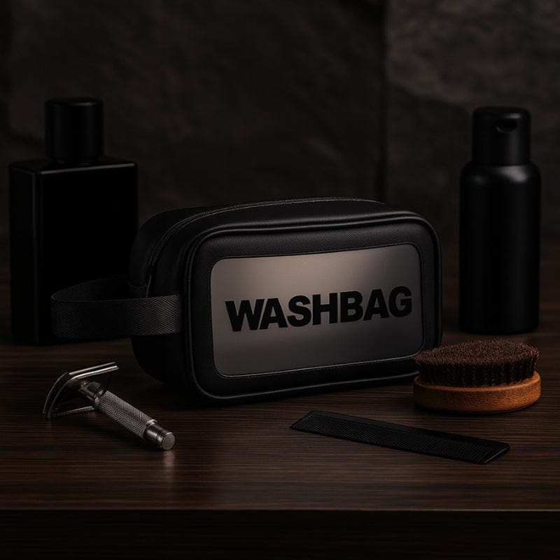 Trousse toilette étanche posée avec accessoires de rasage et produits homme