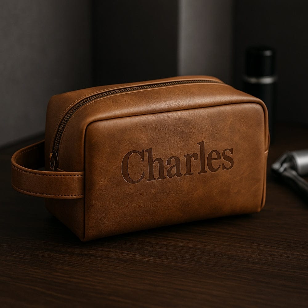 Trousse de toilette homme personnalisee cuir marron gravure prenom