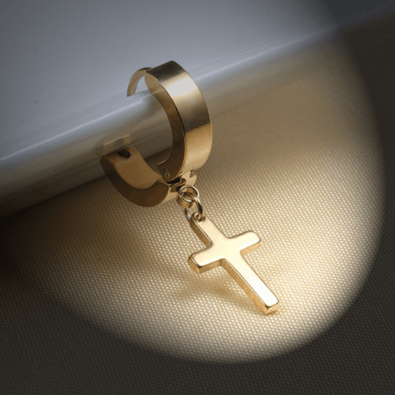 Boucle d'oreille croix or pendante pour homme