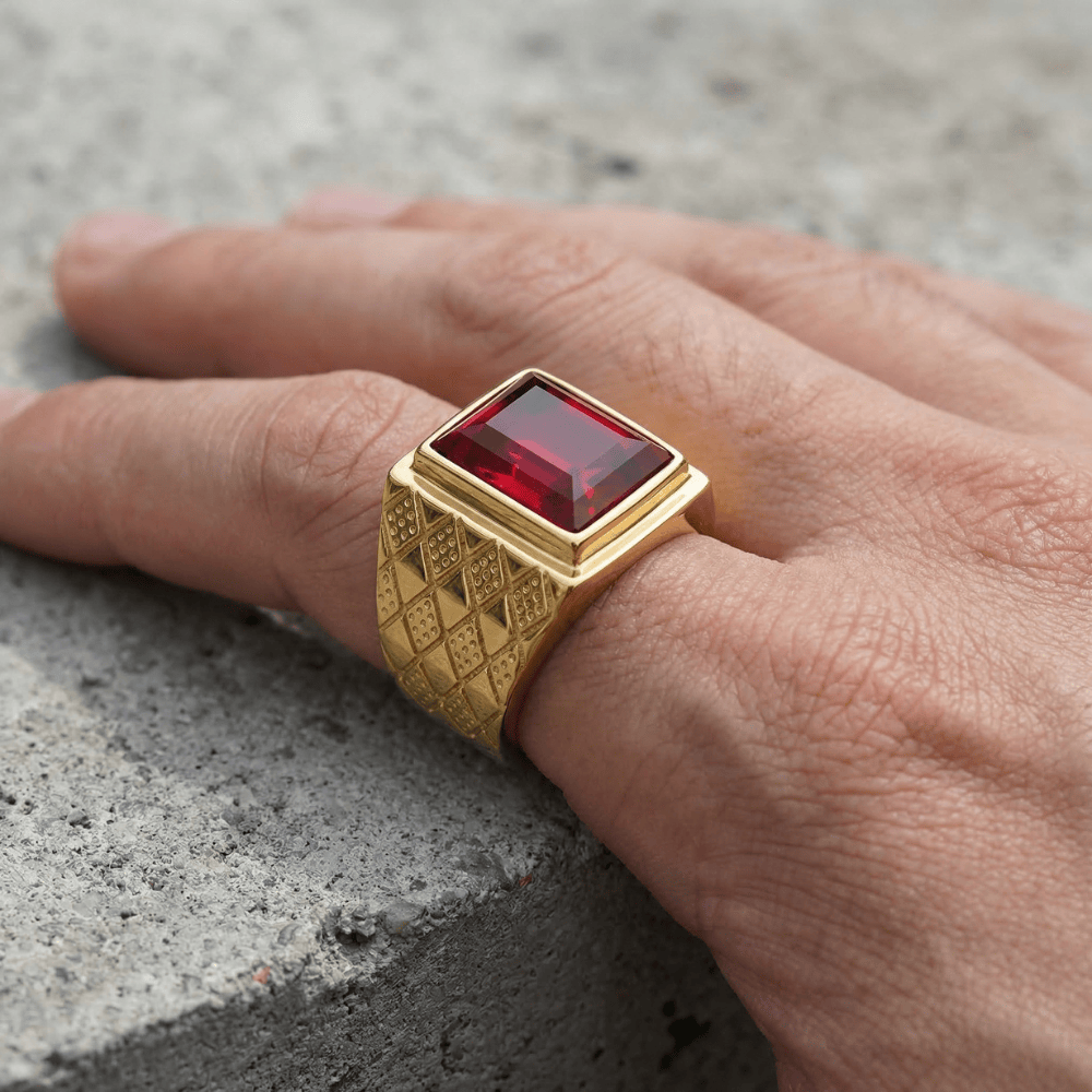 Chevalière rubis homme pierre rouge facettée plateau or bague chevalière homme collection LBDH