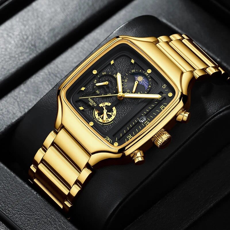 Montre Carré Analogique avec Chronographe or sur présentoir
