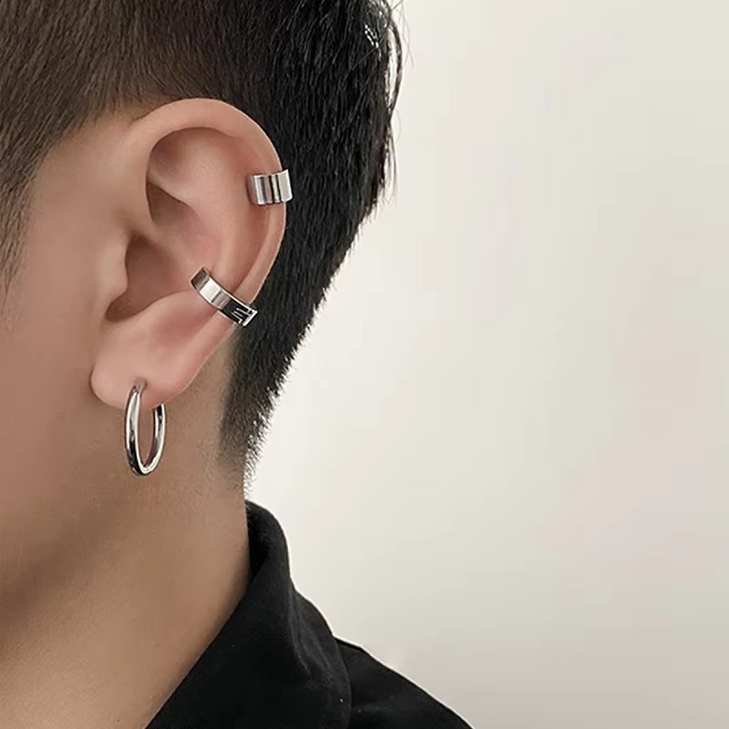 Set de boucles d'oreilles sans trou pour homme, composé de deux ear cuffs et d'un anneau clip argenté