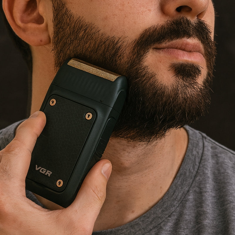 Tondeuse barbe homme electrique en utilisation