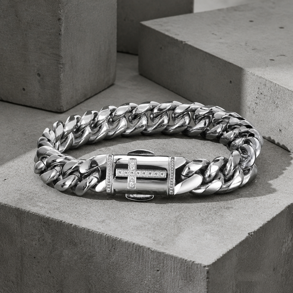 Bracelet cubain homme en acier, maille épaisse polie et fermoir à croix pavée, finition acier