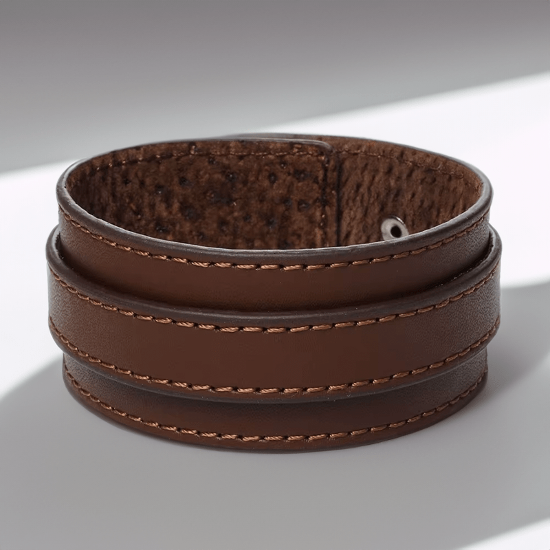 Bracelet de force homme en cuir marron large vu de face