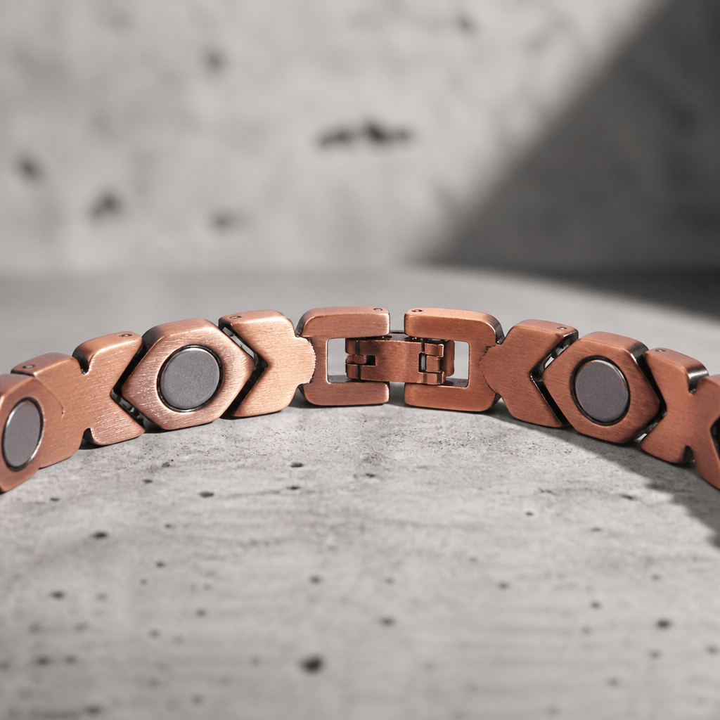 Face intérieure du bracelet, aimants ronds encastrés et boucle repliable