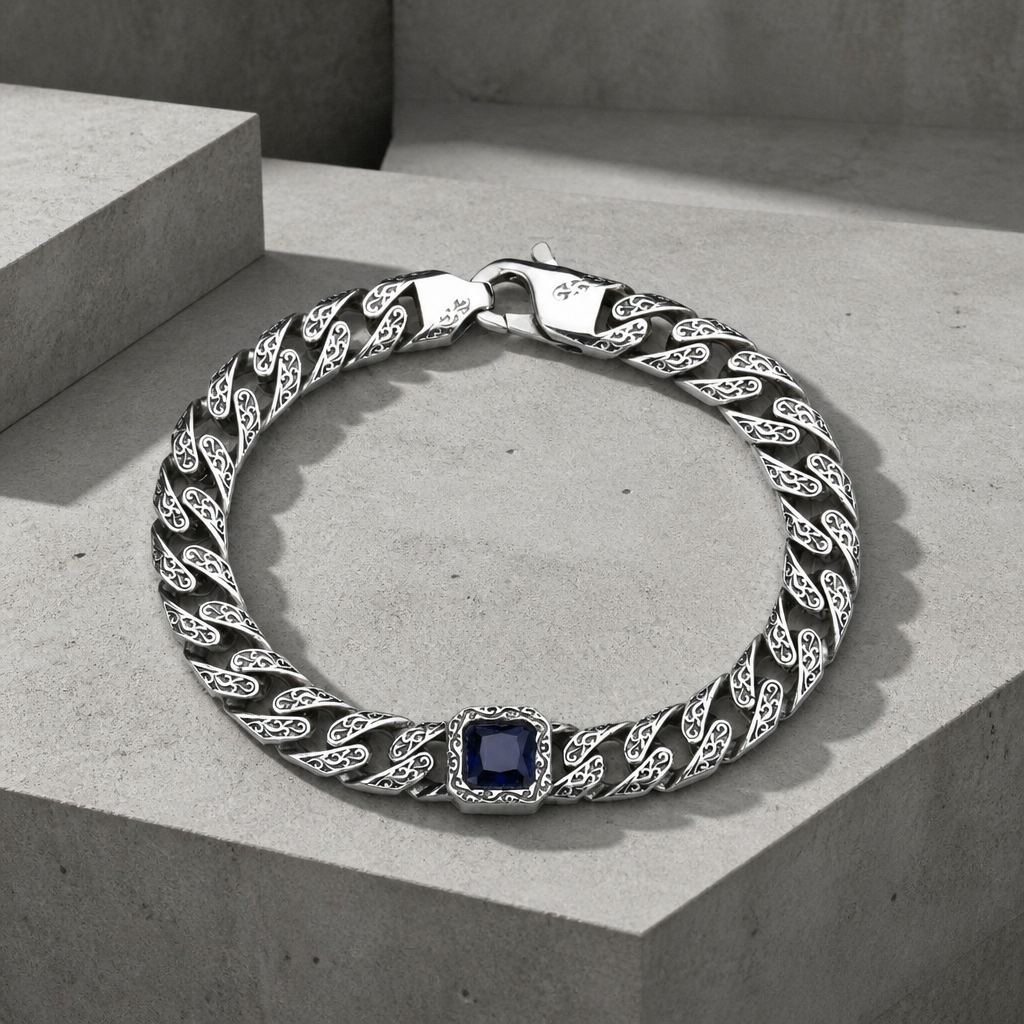 Bracelet homme argent 925, maille gravée et pierre carrée bleue sertie
