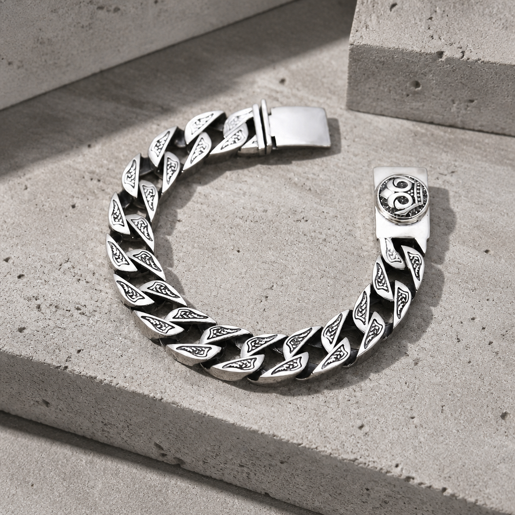Bracelet homme argent luxe ouvert, boîtier de fermeture à languette