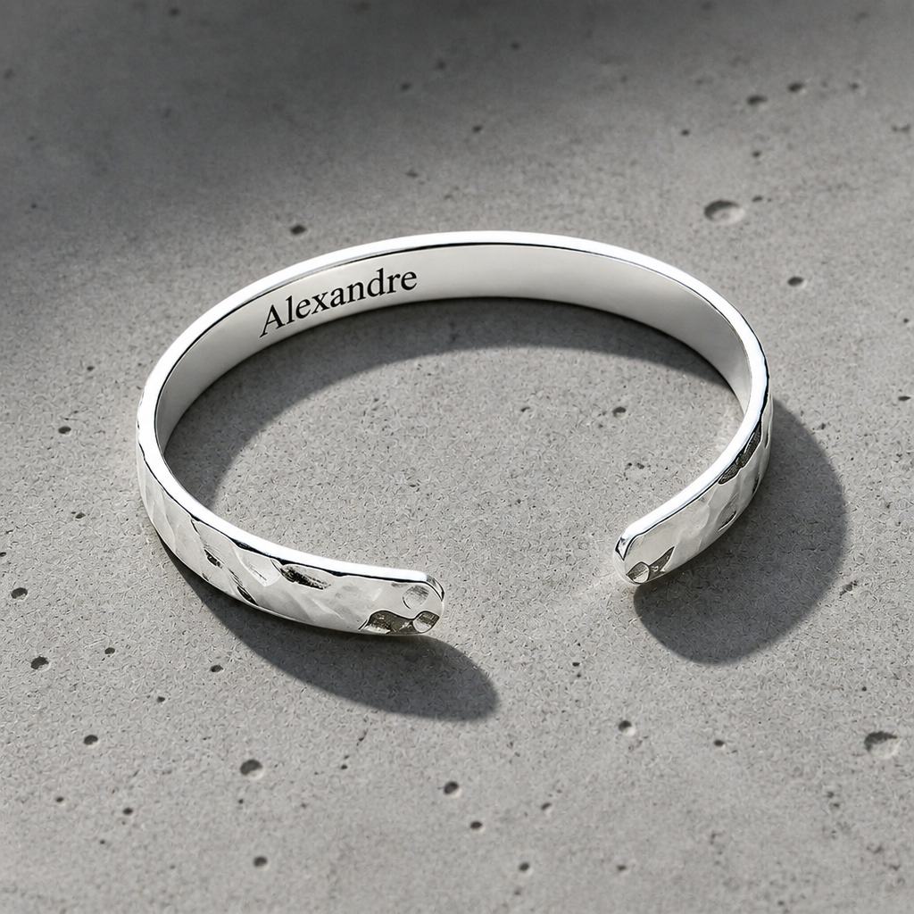 Des Finitions Exemplaires - Bracelet Homme Argent Martelé Jonc Ouvert à Graver