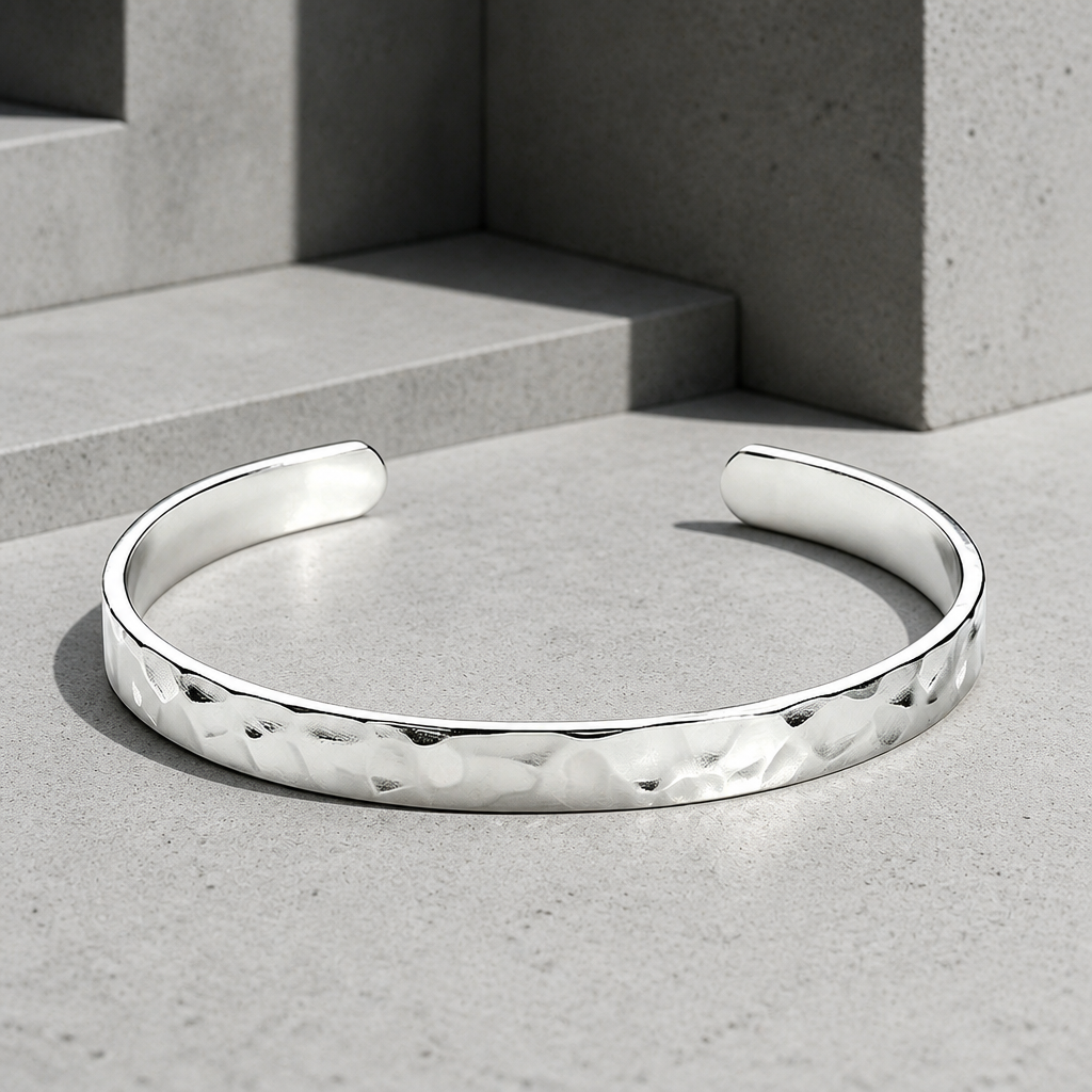 Bracelet homme jonc martelé ouvert en acier argent