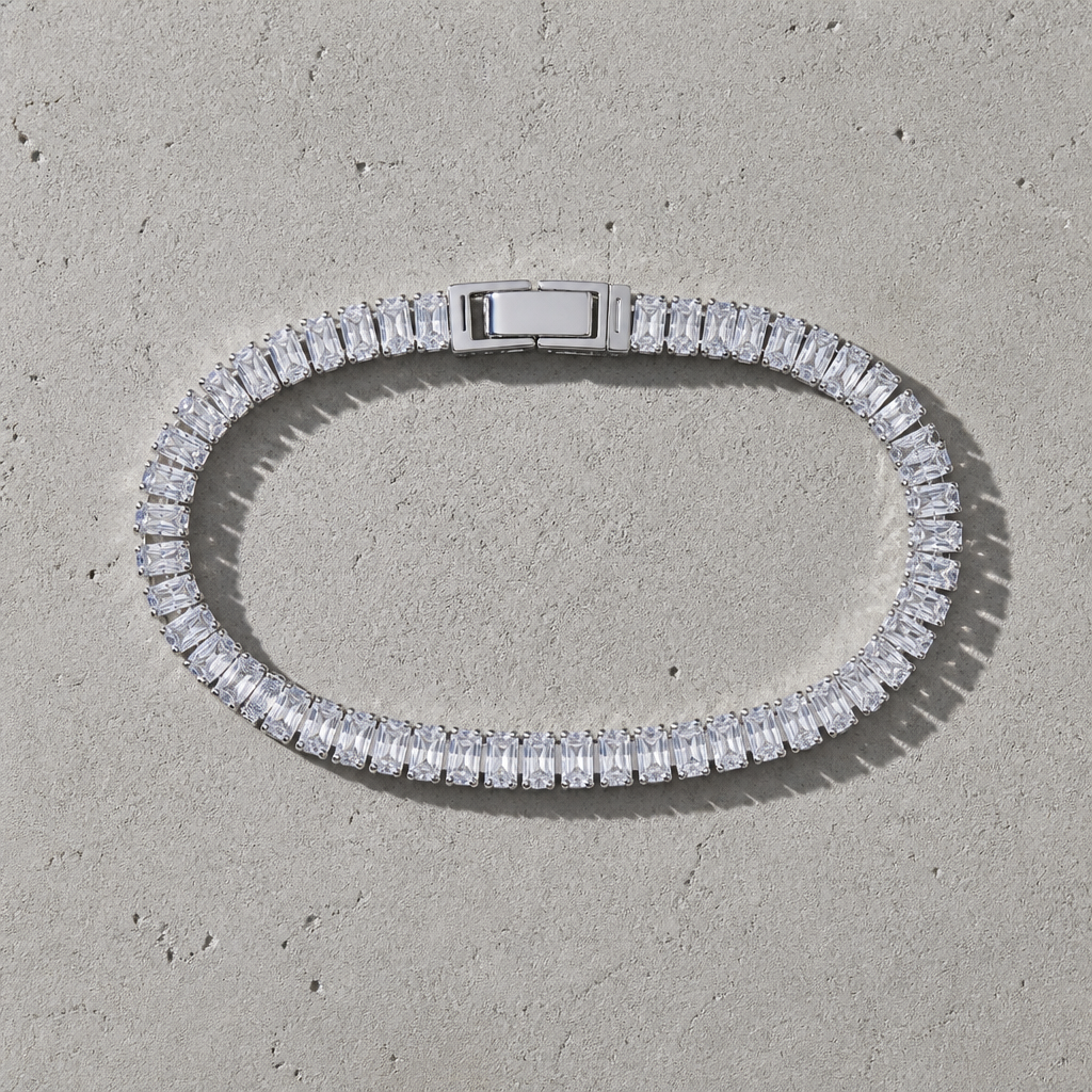 Des Finitions Exemplaires - Bracelet Homme Chic, Ligne de Pierres Effet Diamant