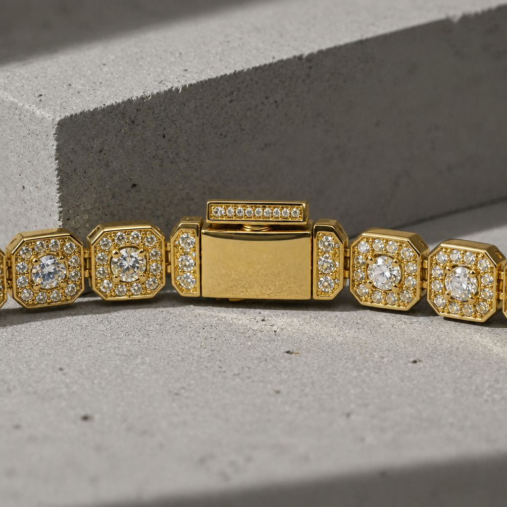 Des Finitions Exemplaires - Bracelet Homme Classe, Maillons Carrés Effet Diamant