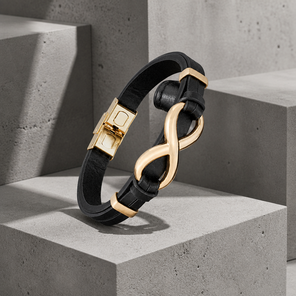 Bracelet homme cuir et acier doré vu de trois quarts sur béton