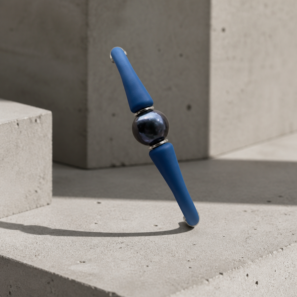 Bracelet homme perle de culture sur jonc caoutchouc bleu