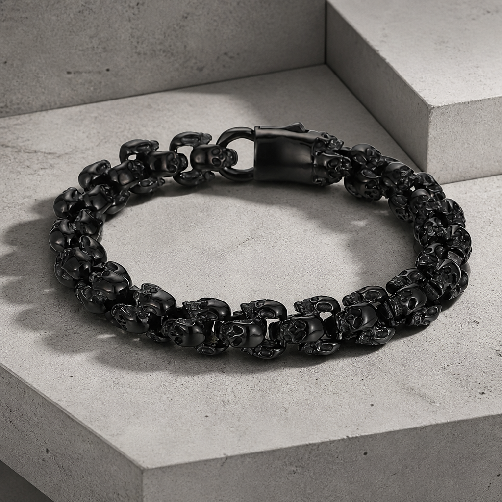 Bracelet homme tête de mort finition noire, maille de crânes en acier inoxydable