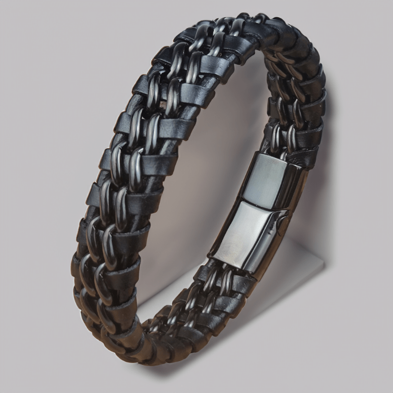 Bracelet homme tressé tout noir, chaîne et fermoir noircis sur le cuir