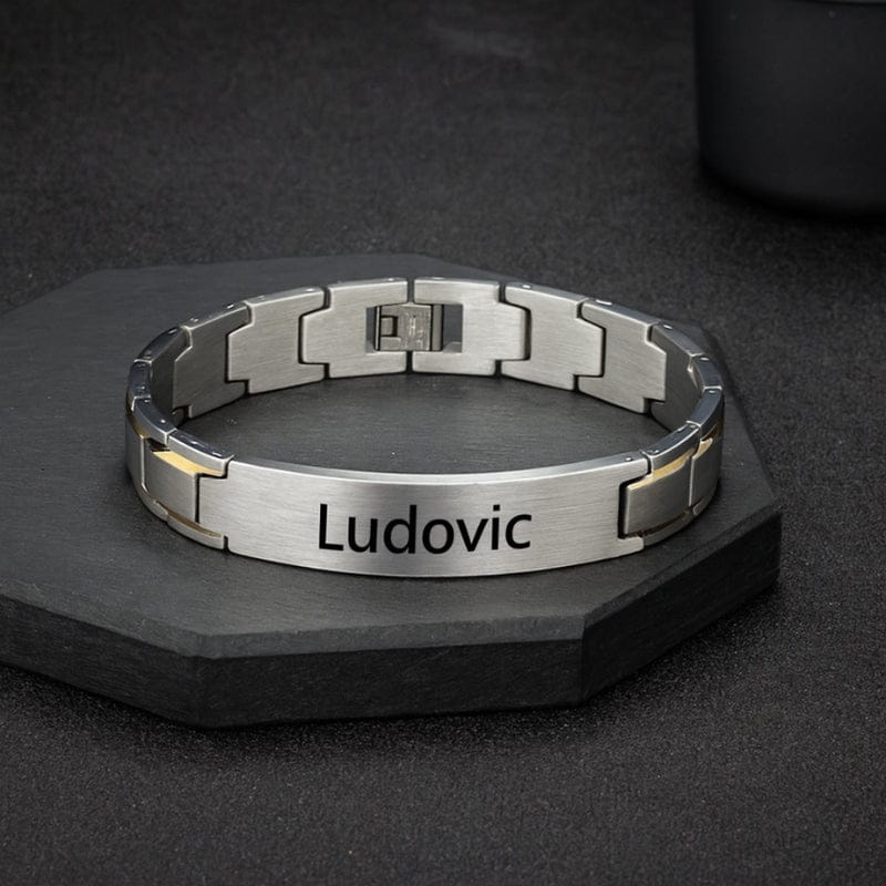 Bracelet maillon homme en acier argent, plaque gravée d'un prénom