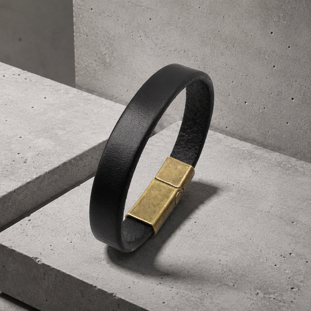 Bracelet homme en cuir de vachette noir à fermoir plaque métallique