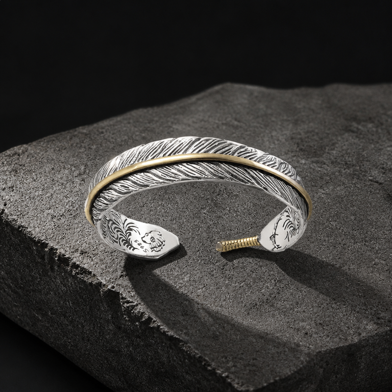 Palettes d'extrémité du bracelet plume homme, volutes gravées et ligature dorée