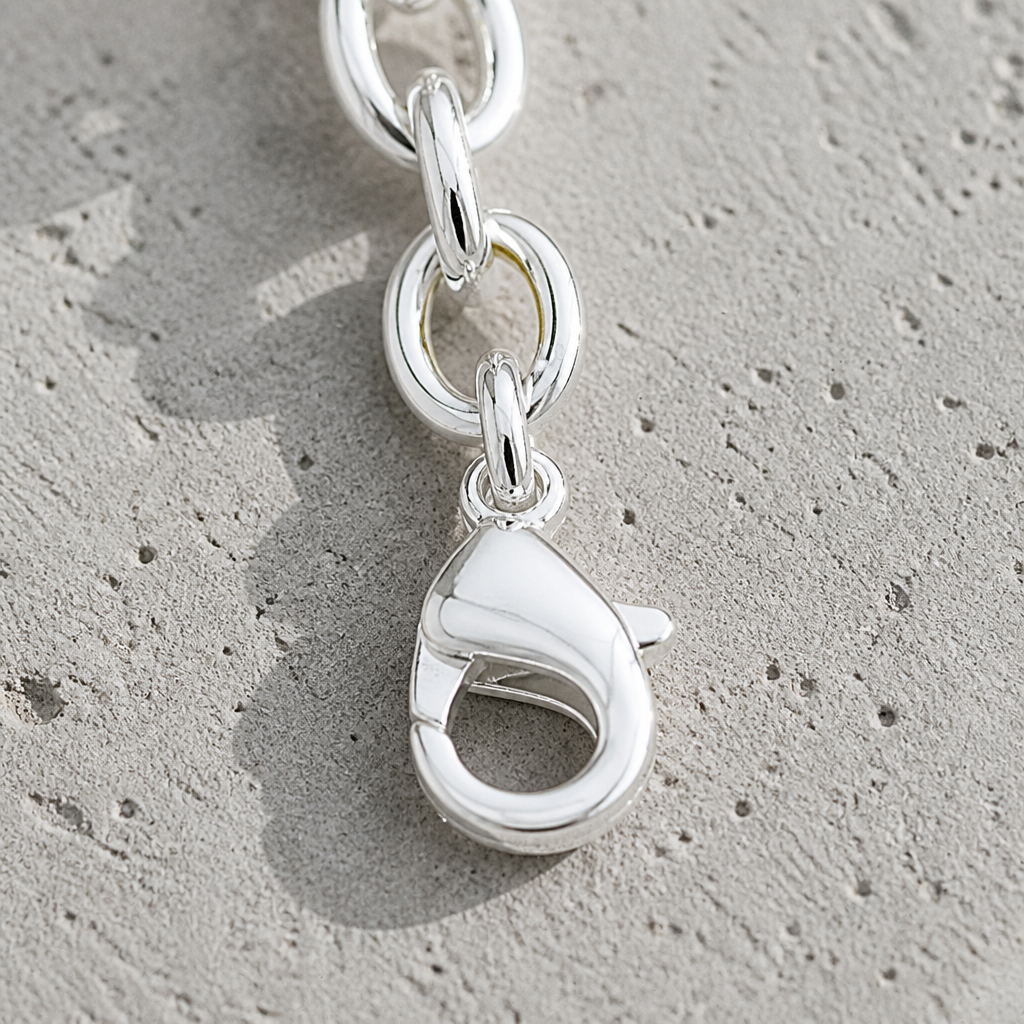 Des Finitions Exemplaires - Bracelet Porte Bonheur Homme Trèfle Argenté à Maillons