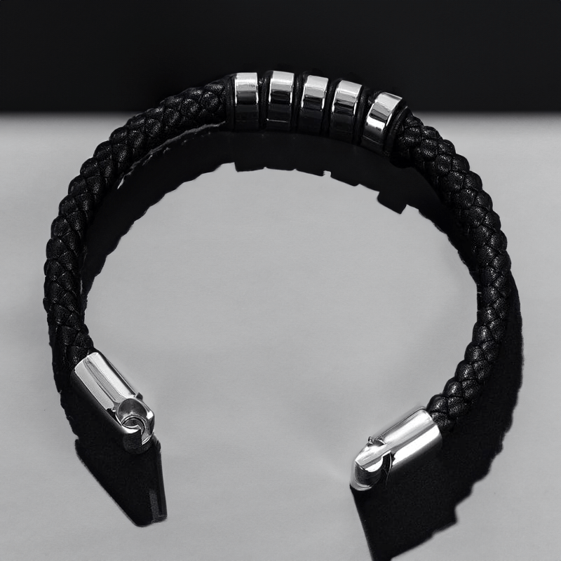 Fermoir déployant en acier argenté du bracelet tressé cuir homme
