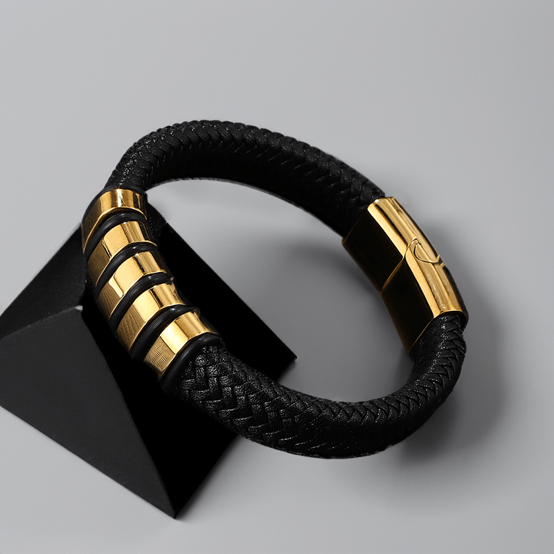 Bracelet tressé cuir homme personnalisé or posé à plat