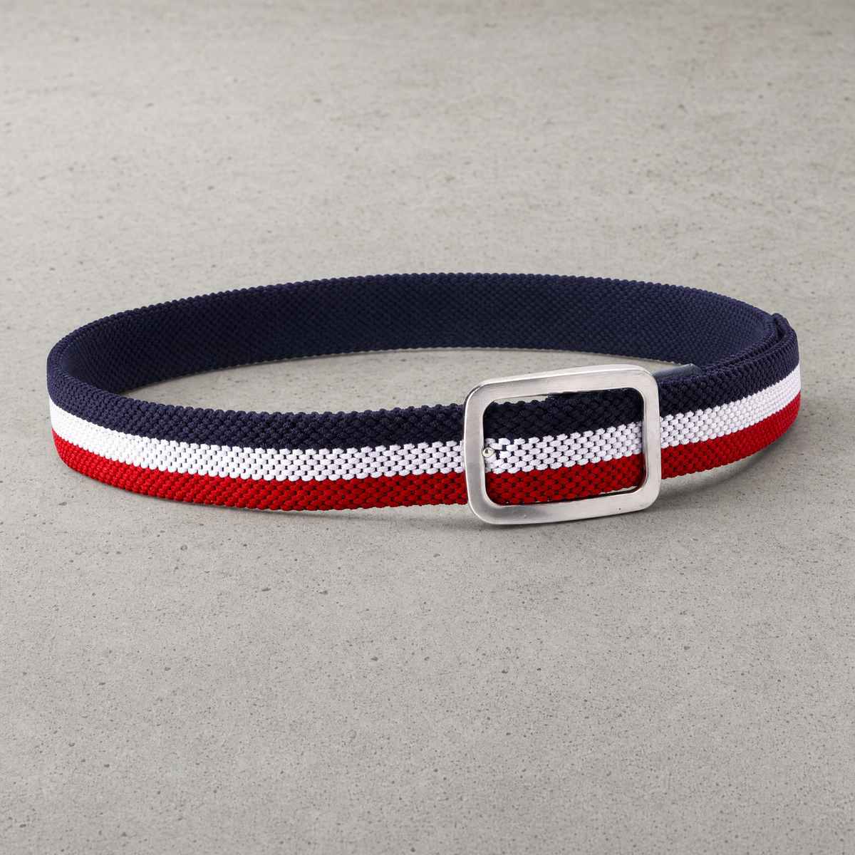 Ceinture golf homme tressée rayée bleu marine, blanc et rouge, bouclée en boucle fermée