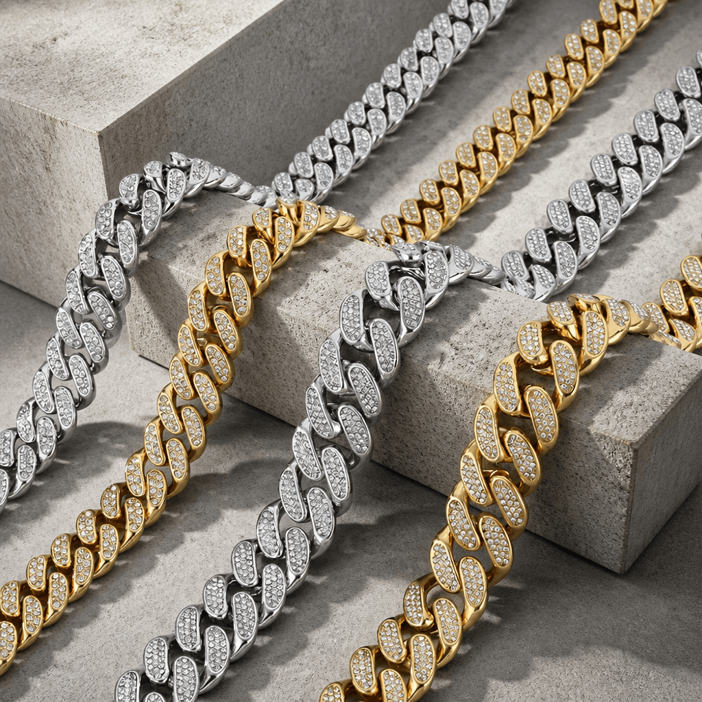 grosse chaine homme or et argent maille pavee pierres brillantes