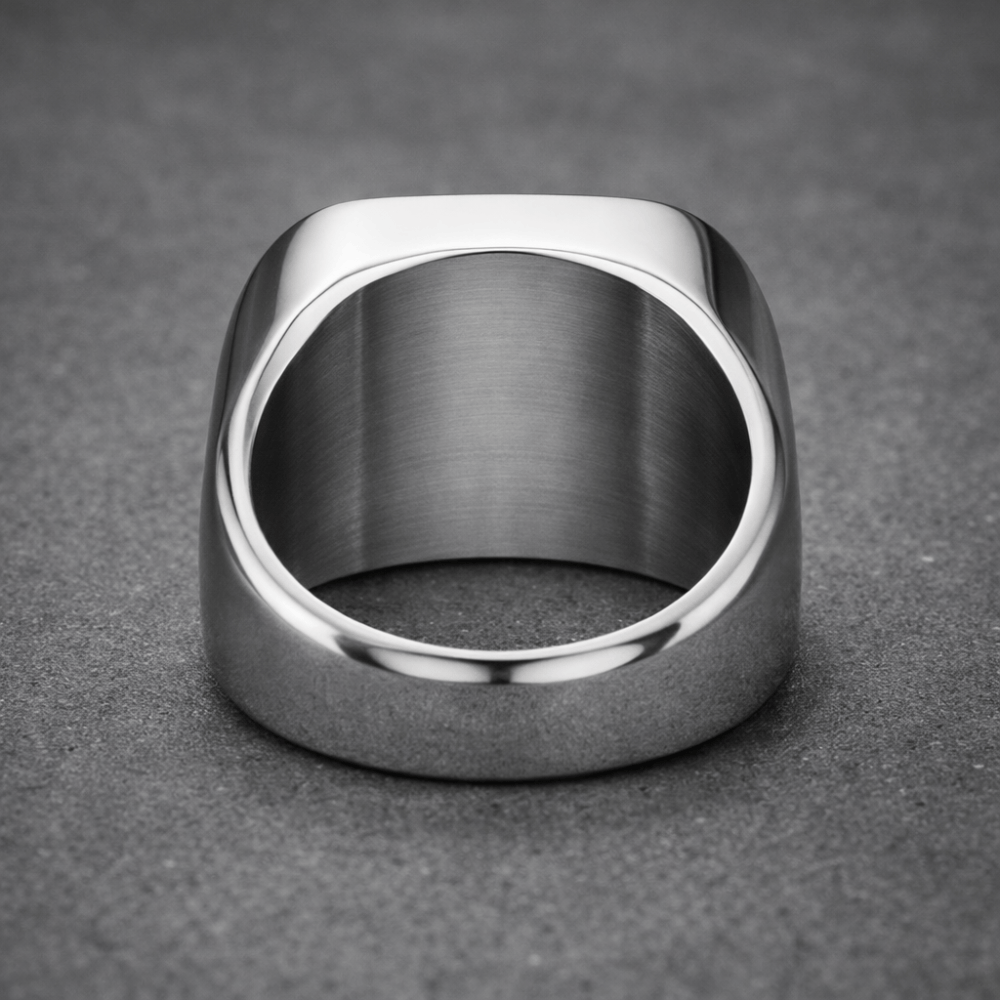 Des Finitions Exemplaires - Chevalière Homme Personnalisable Gravure Argent