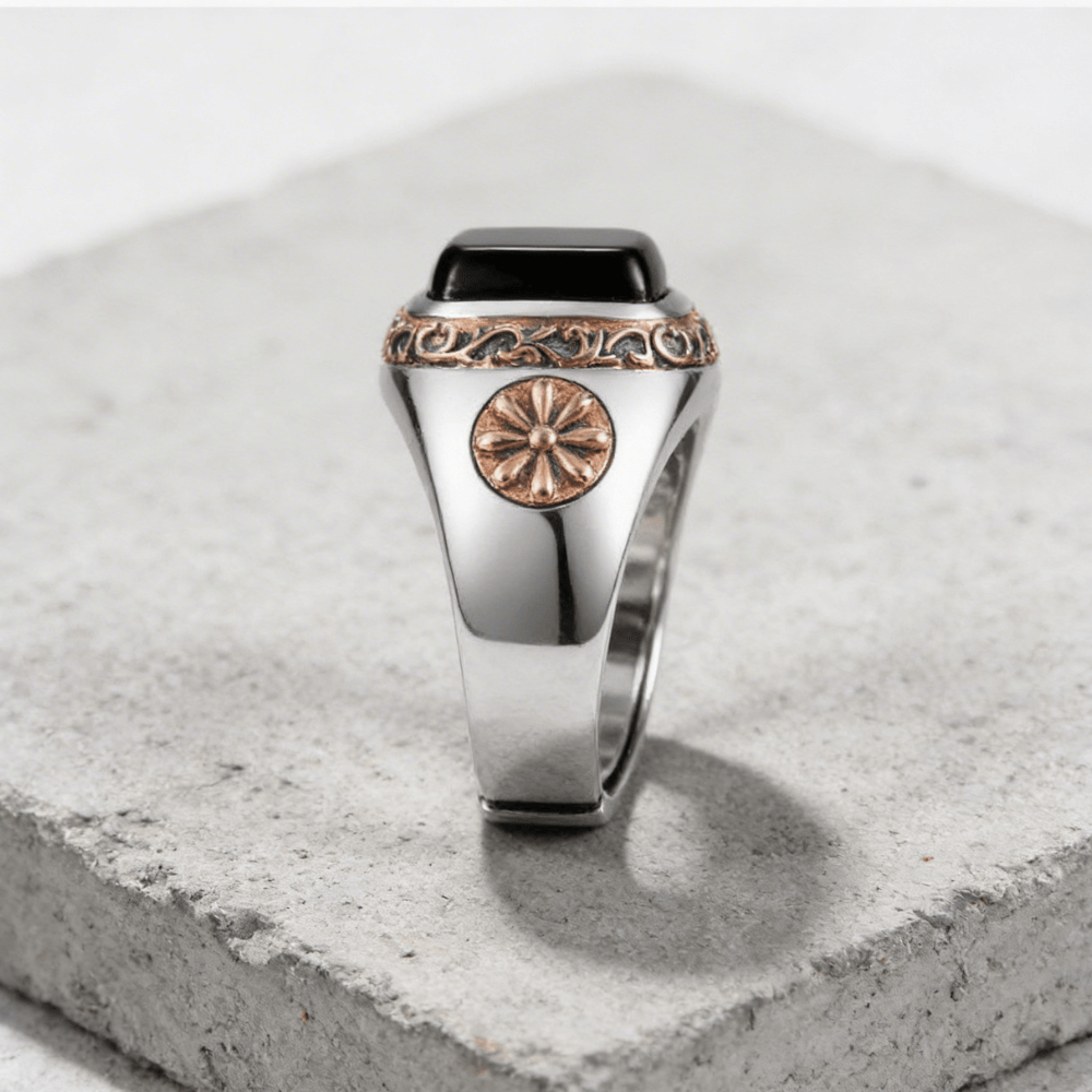 Bague chevalière homme onyx rosace or rose détail