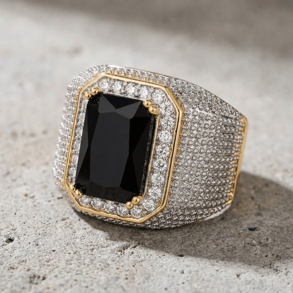 Bague chevalière homme or onyx noir zircons rectangulaire