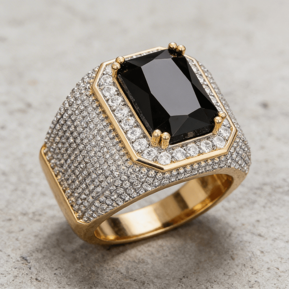 Chevalière homme or diamant onyx noire zircons pavés plateau
