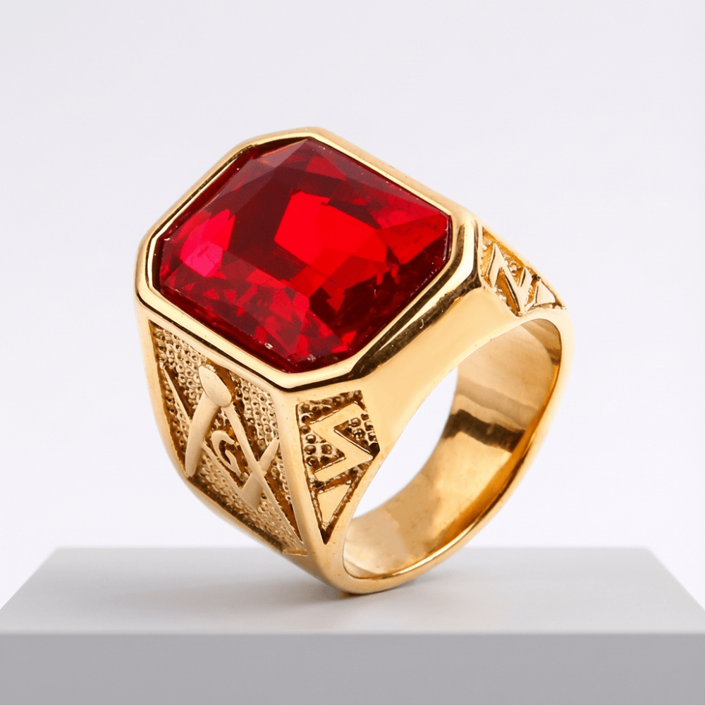 Chevalière homme or pierre couleur rubis rouge facetée