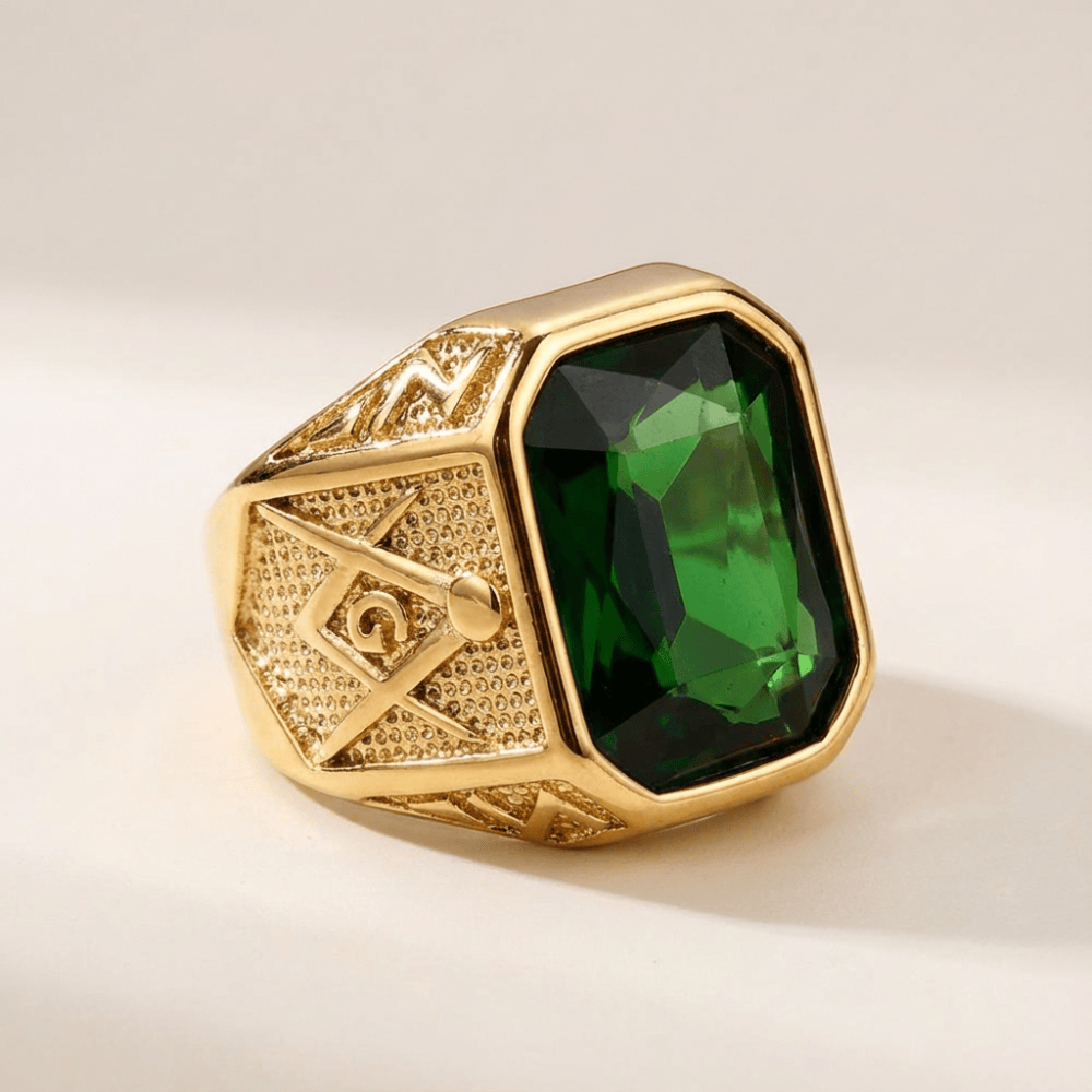 Chevalière homme or pierre verte couleur émeraude bague