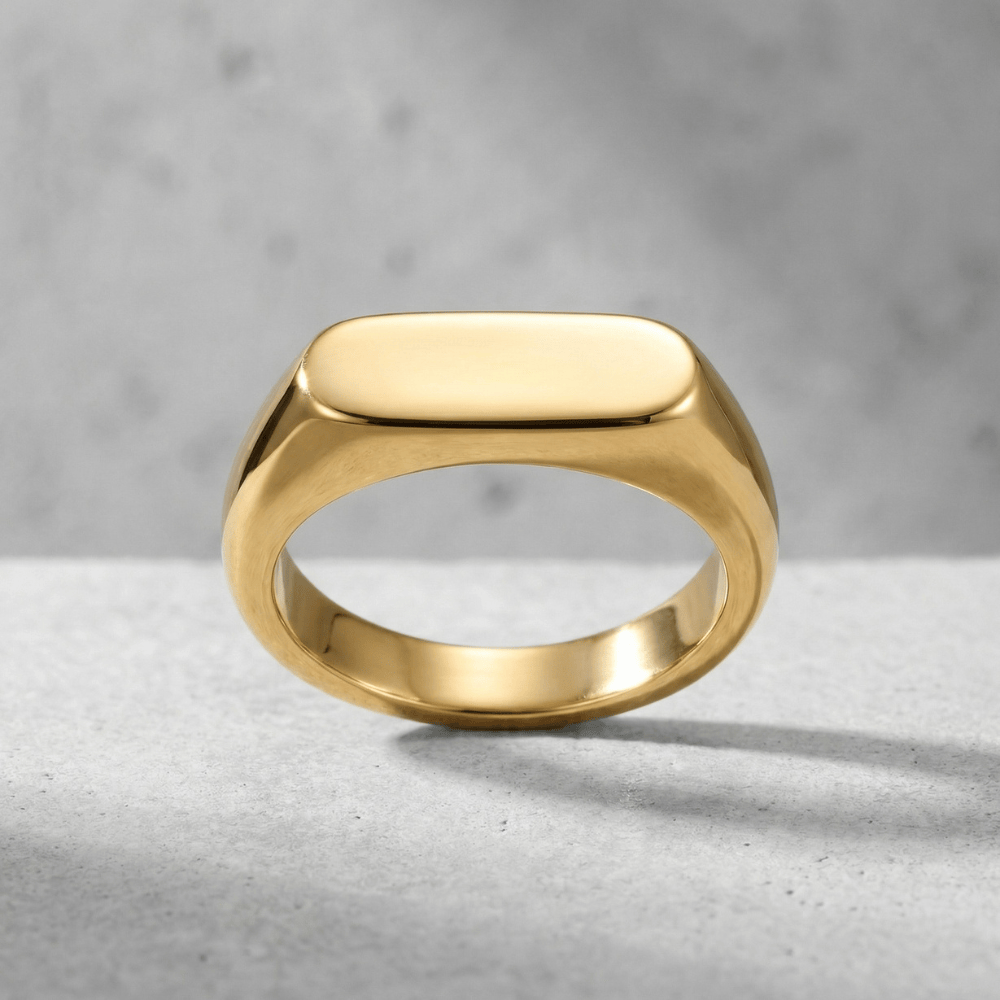 Bague chevalière homme or rectangulaire plateau lisse poli acier