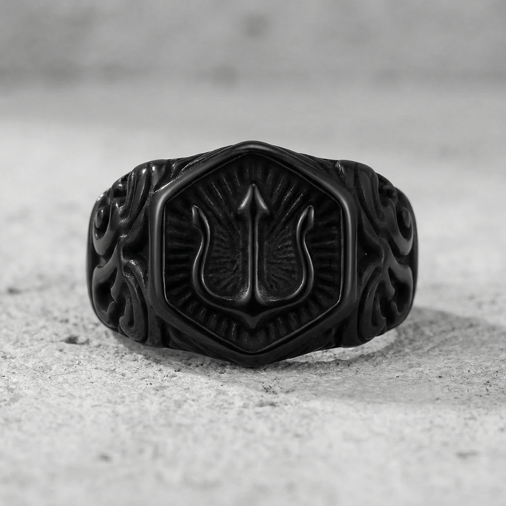 Chevalière viking homme noire trident plateau hexagonal acier
