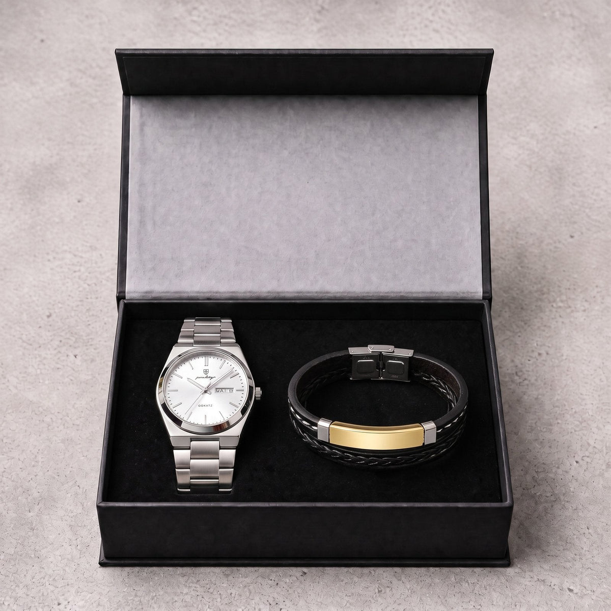 Coffret montre Armand argent cadran blanc et bracelet cuir personnalisé or dans sa boîte