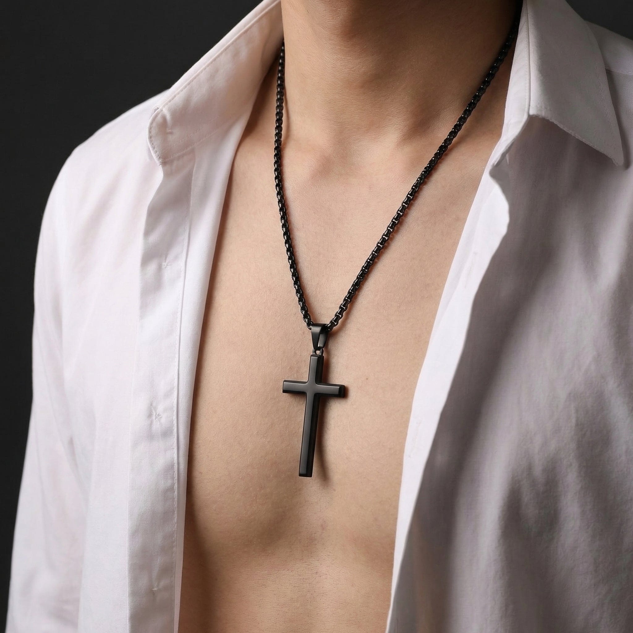 chaîne chrétienne noir avec un pendentif pour les hommes
