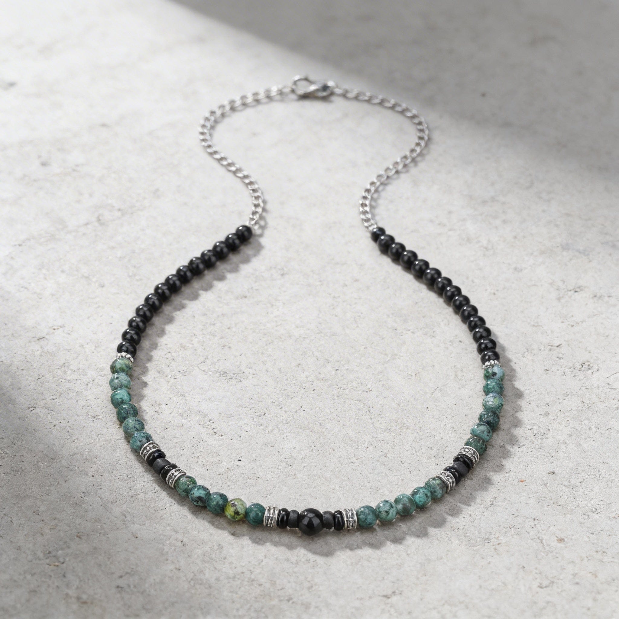 collier pierre homme vert acier