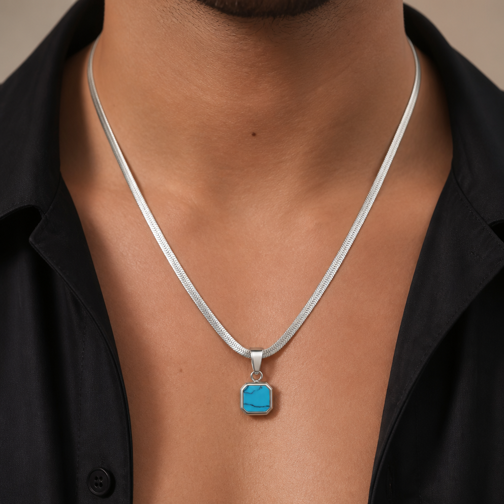 collier homme turquoise porté pendentif chaîne plate argent