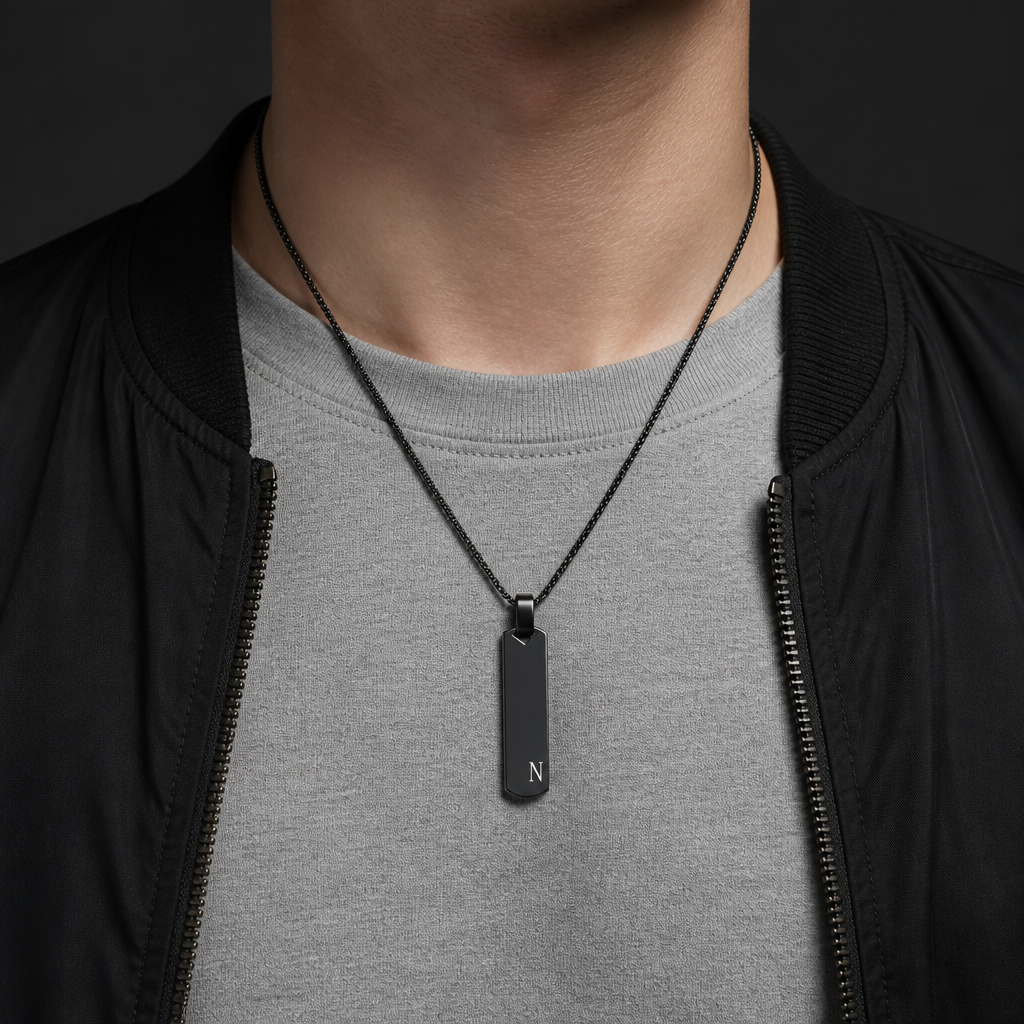 collier initiale homme noir acier inoxydable