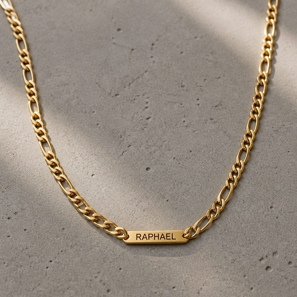 collier prénom homme or plaque gravée personnalisé