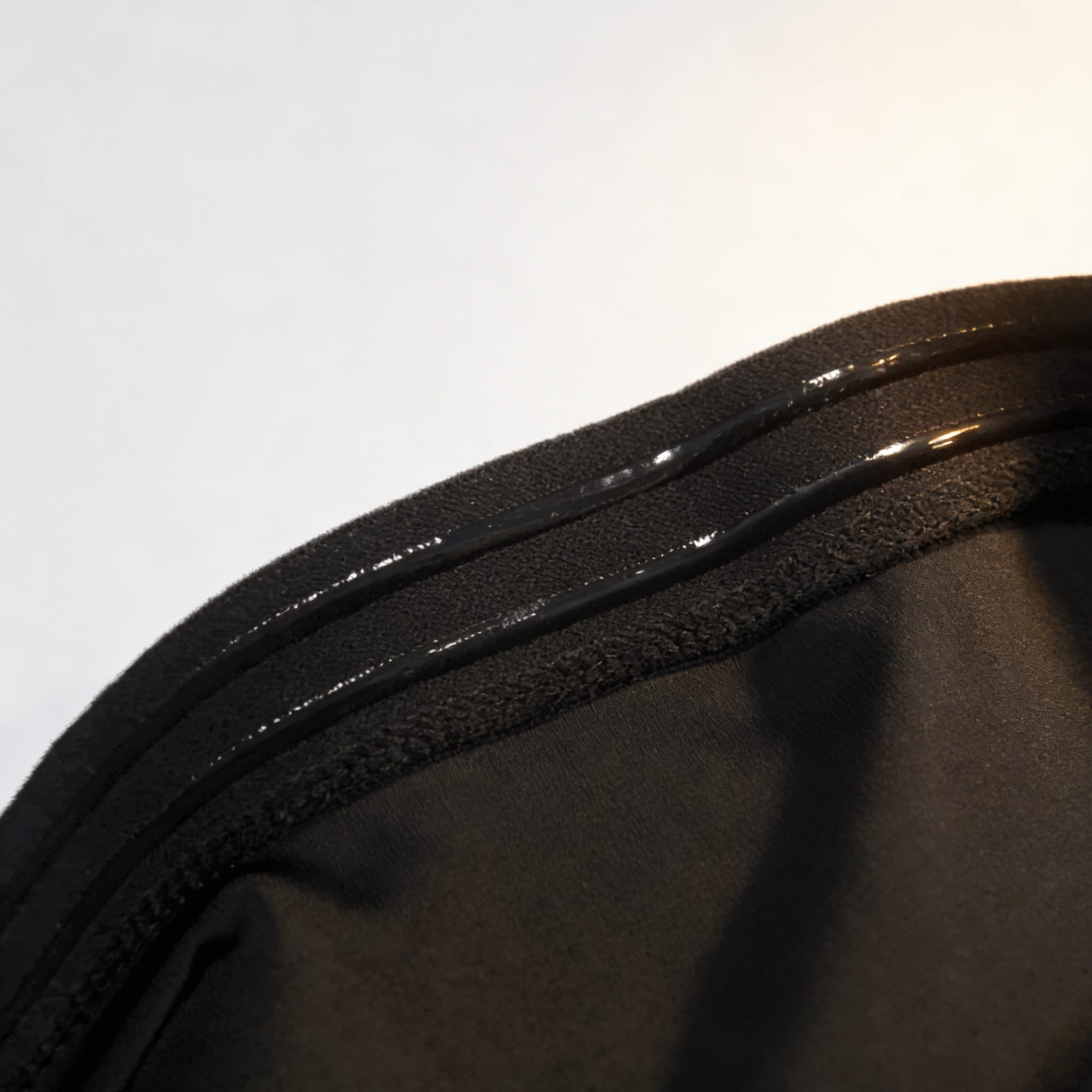 Gaine homme ventre plat détail de la bande silicone anti-glissement intérieure