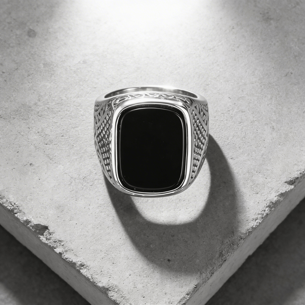 Grosse chevalière homme onyx noire plateau rectangulaire