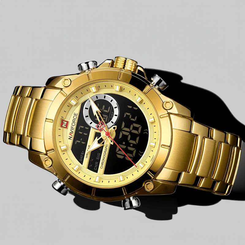 Montre affichage digital homme dorée vue de trois quarts
