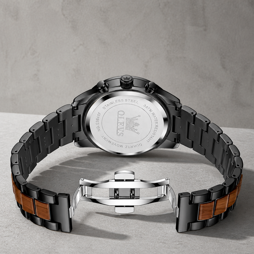 Dos de la montre et fermoir déployant papillon ouvert