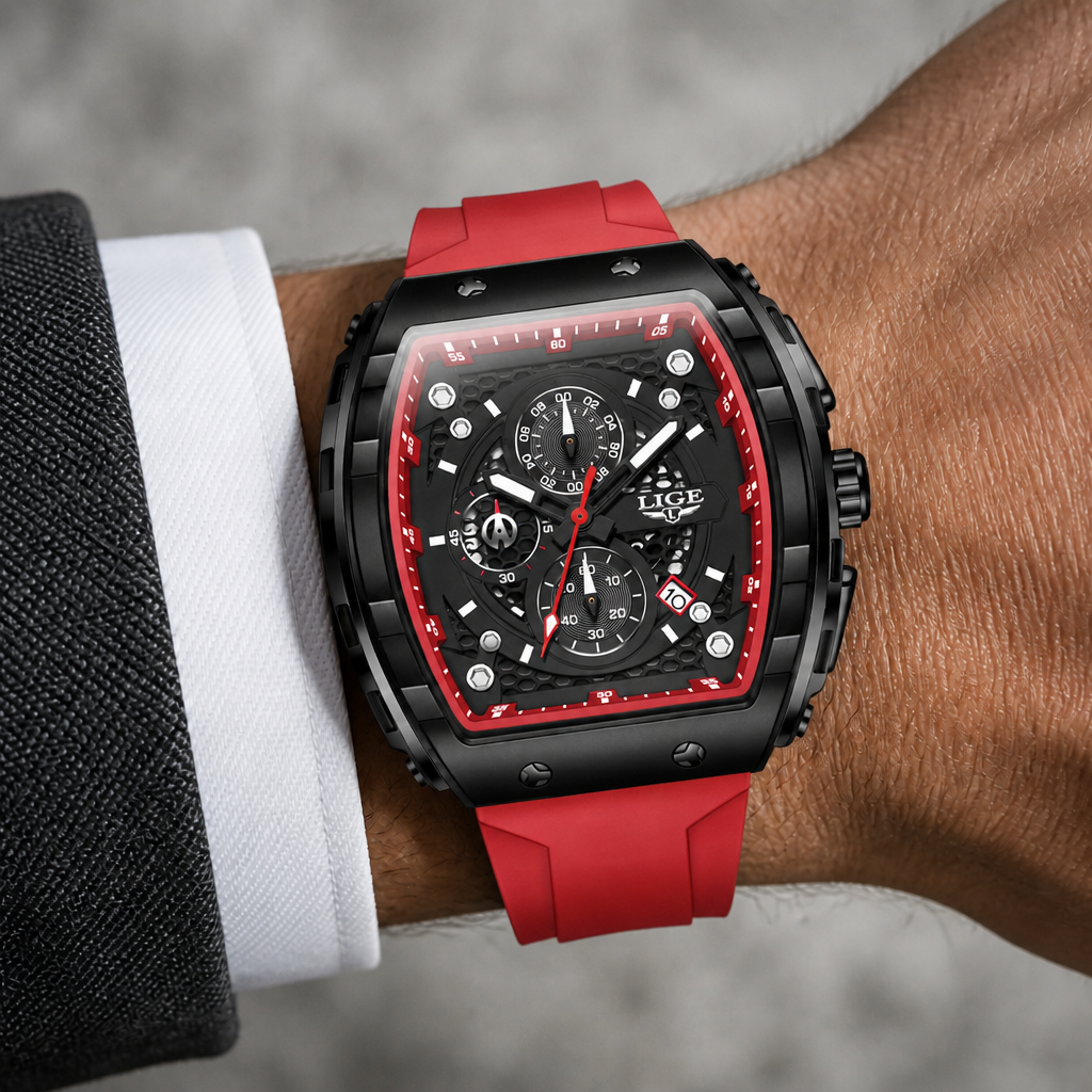 Montre tonneau noire et rouge portée au poignet
