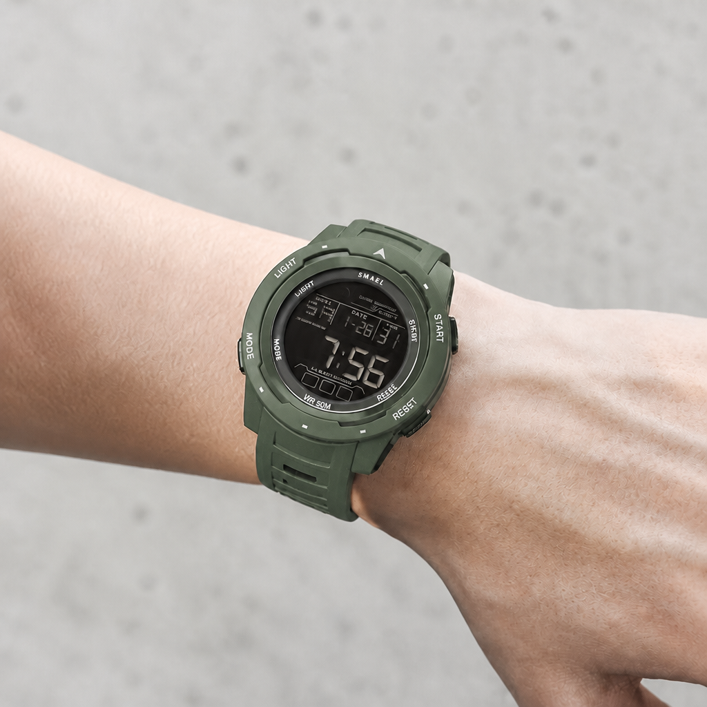 Montre digitale sport homme Victor kaki portée au poignet