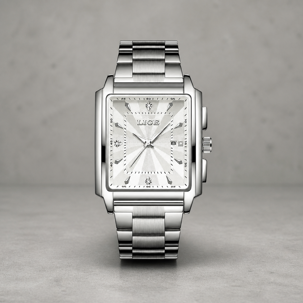 Montre élégante homme carrée tout acier à cadran argenté guilloché, sur béton