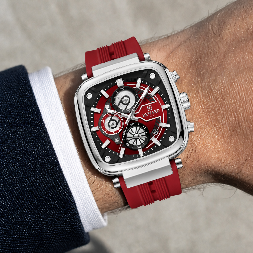 Montre homme cadran rouge et boîtier argent à bracelet silicone rouge portée au poignet